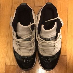 Jordan 11’s low iridescent